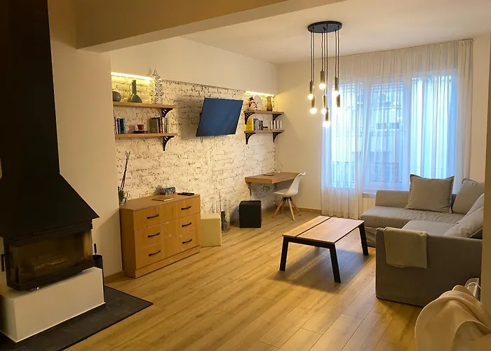 Trendy And Stylish In Centre For Business And Leisure *